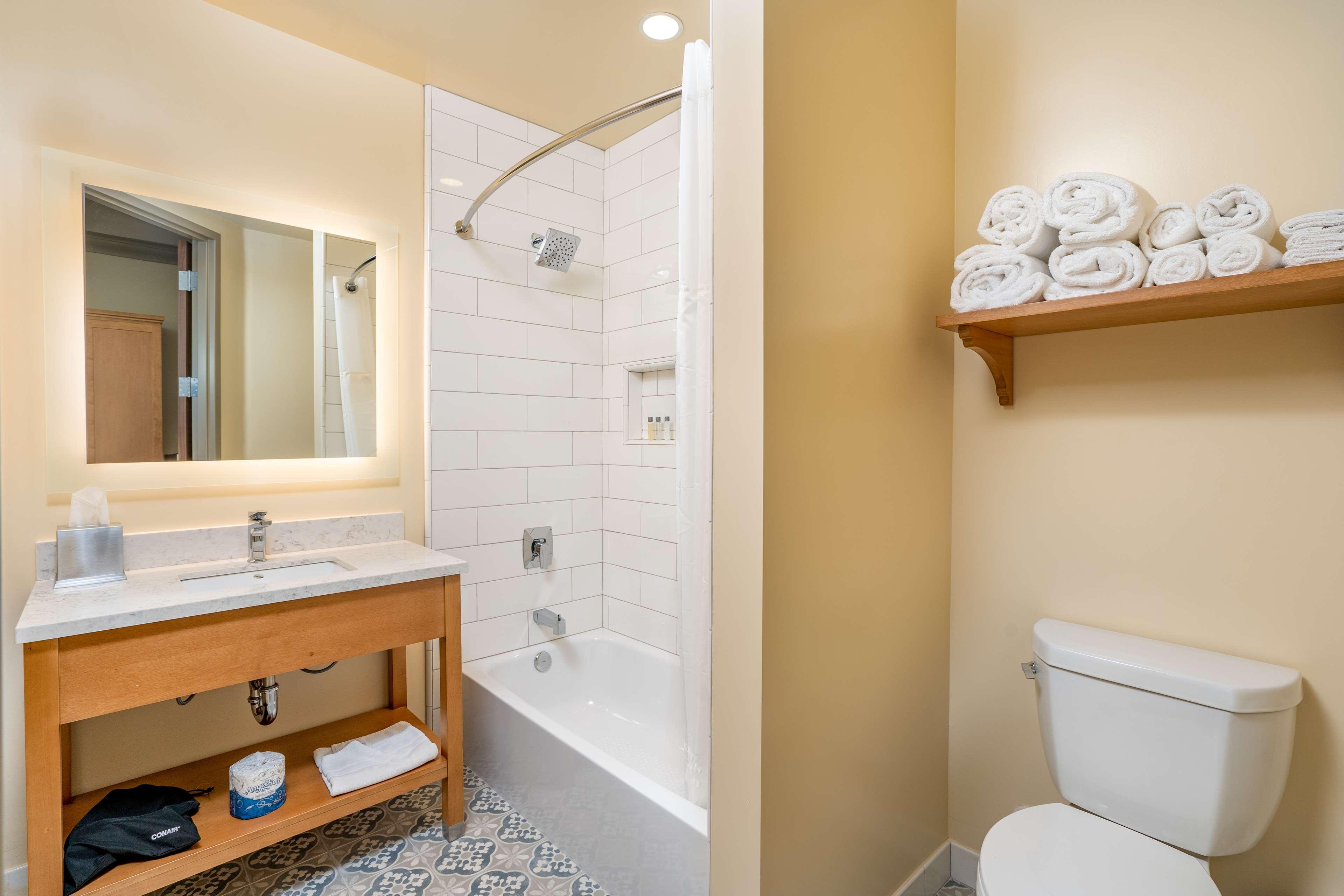 The Agrarian Hotel; Best Western Signature Collection Arroyo Grande Bagian luar foto